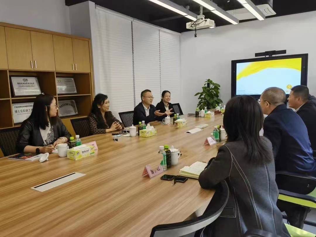 黃埔區(qū)委常委、統(tǒng)戰(zhàn)部部長肖春輝到達(dá)意隆走訪調(diào)研